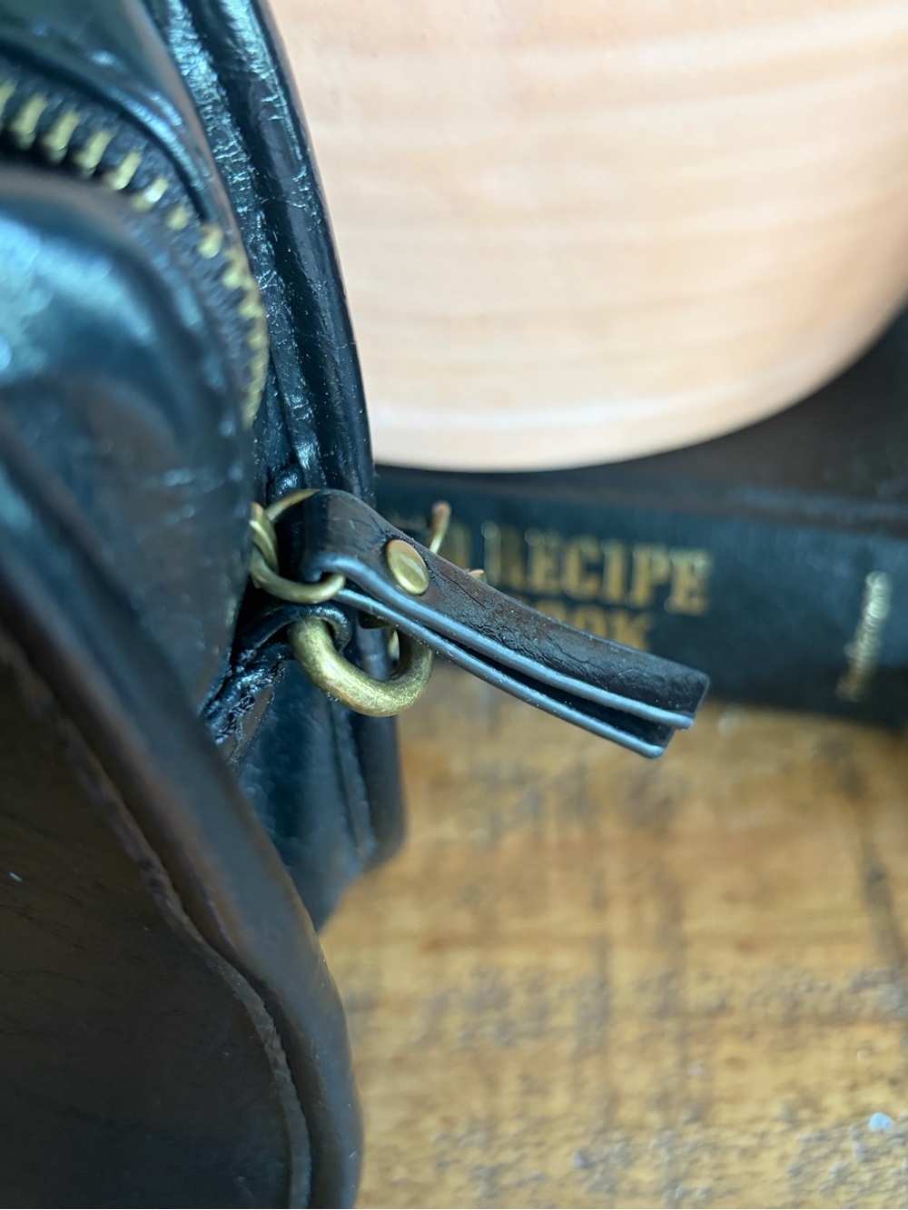 Black Women's Crossbody Bag with Sculpted Strap - Picture 8 of 8